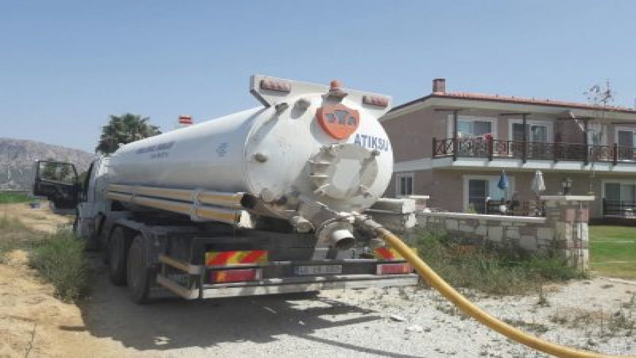 Mahalle sakinleri, altyapı sorununun çözülmesini istedi