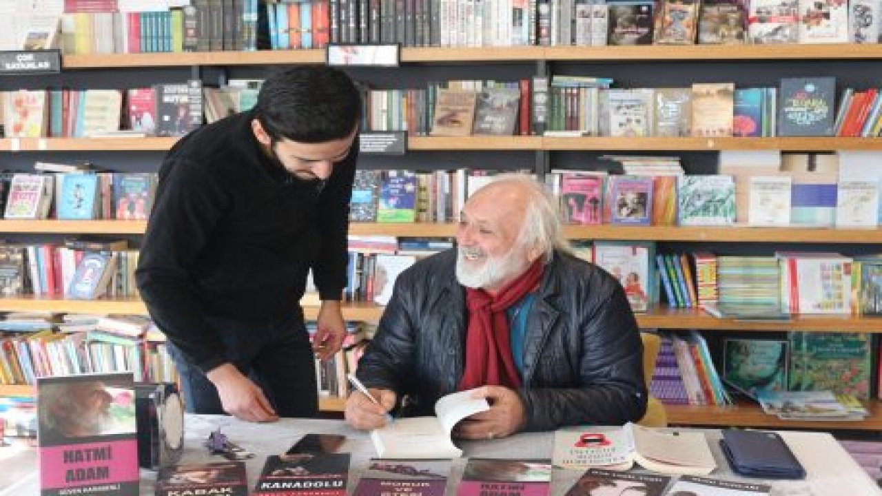 ‘Hatmi Adam’ için imza günü düzenlendi