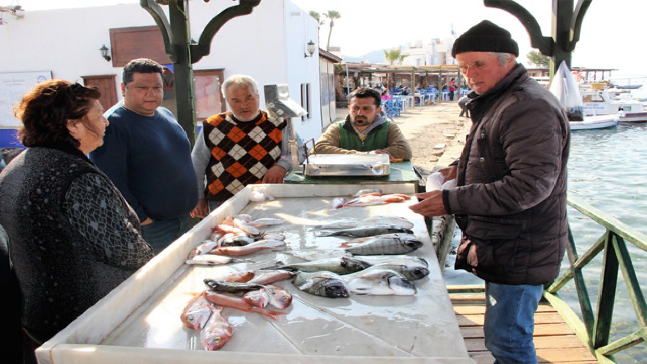 Balıkçılar Kardak Kayalıklarında avlanmaktan korkuyor