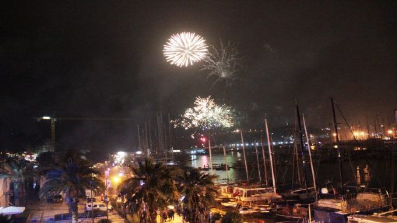 Yeni yıl Bodrum’a yağmurla geldi