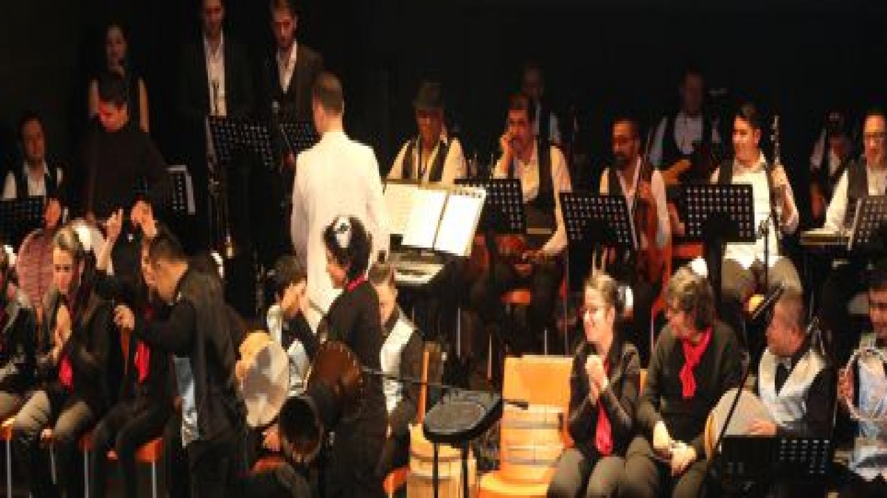 Down sendromlu çocuklardan sahne performansı