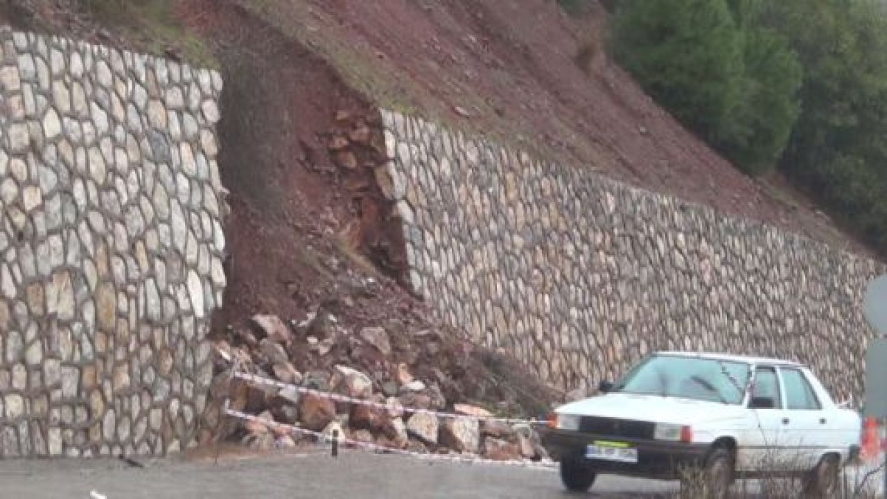 Marmaris’te şiddetli yağış etkili oluyor
