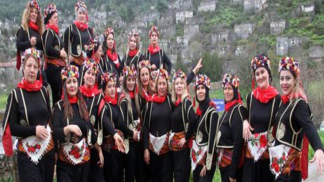 Kadın efeler festivallere hazırlanıyor