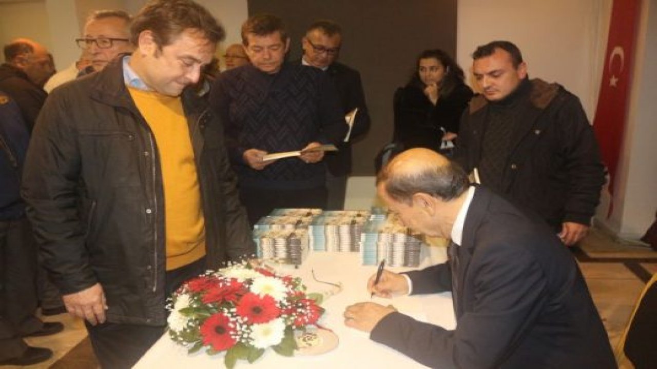 ‘Anektodlar’ için imza günü düzenlendi