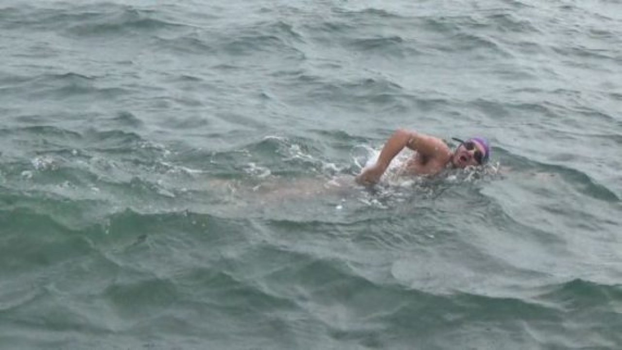 Şubat ayında denize girdi