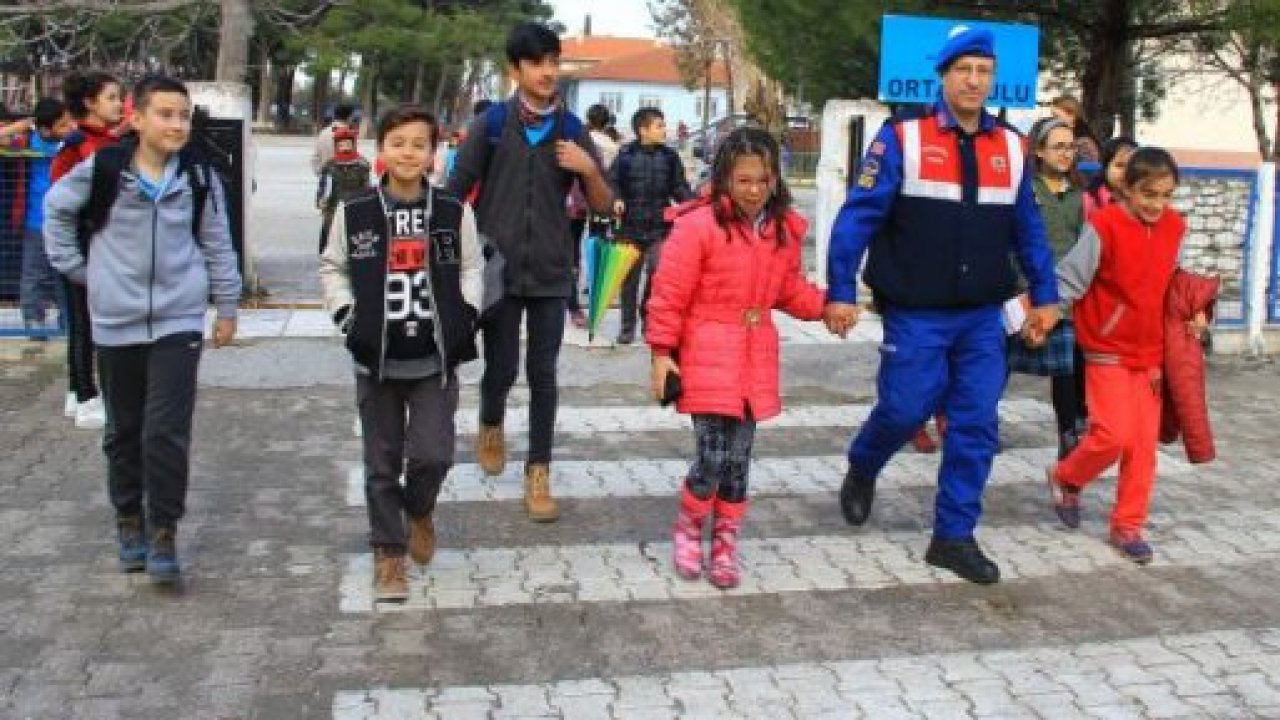 ‘Yayaya öncelikli’ trafik uygulaması