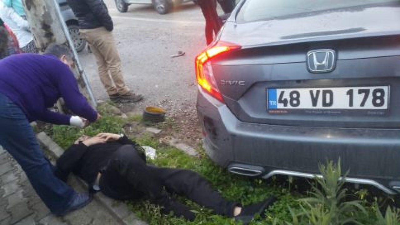 Öğrenci servisi ile otomobil çarpıştı: 13 yaralı