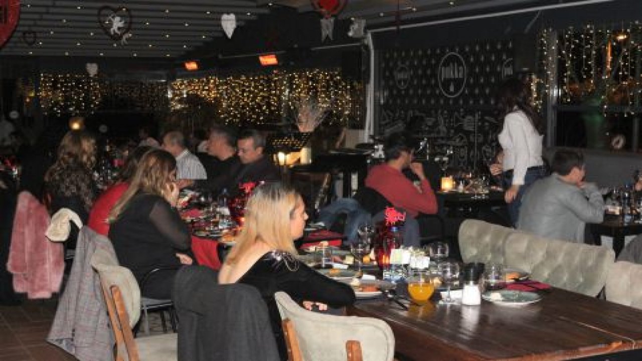 Eğlence mekanlarında oturacak yer kalmadı