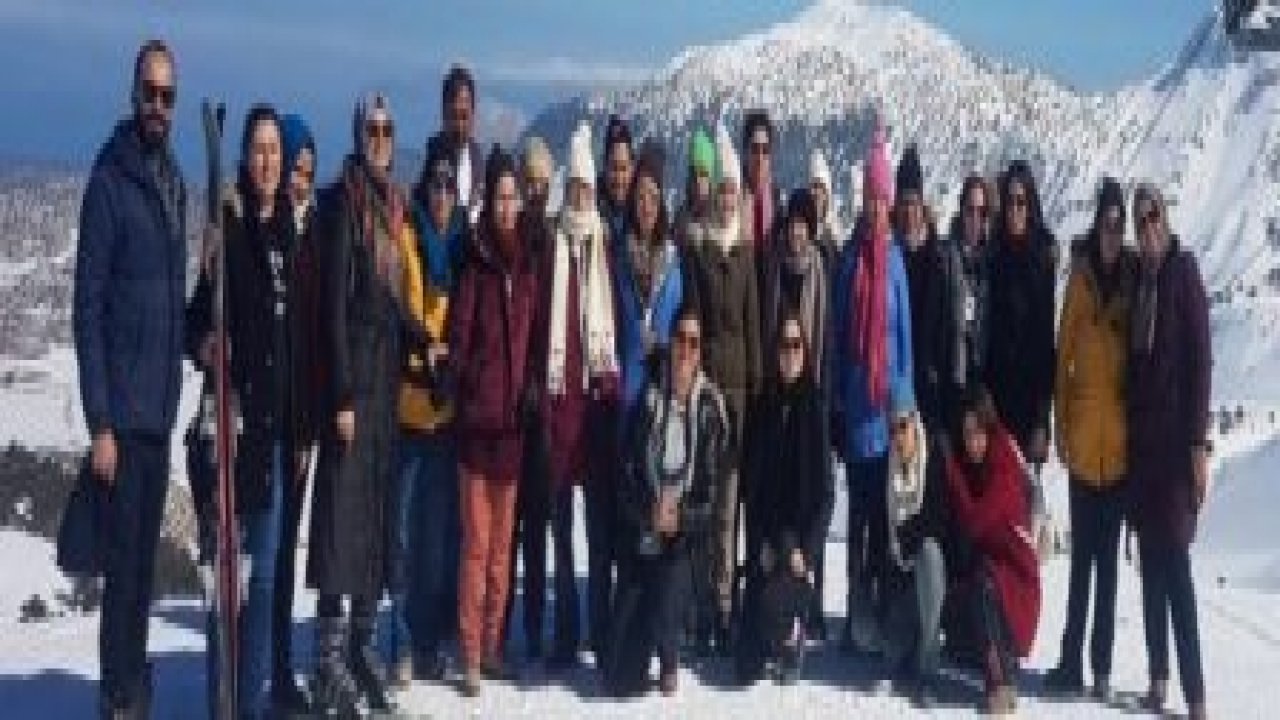 Özel bireyler ilk defa kar gördü