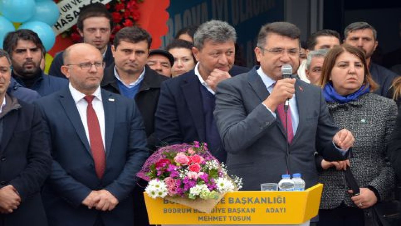 Karaova evladı Mehmet Tosun’u bağrına bastı