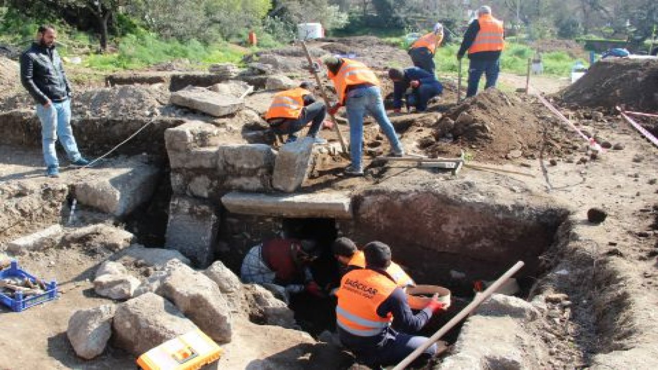 Kazdıkları her yerden tarih fışkırdı