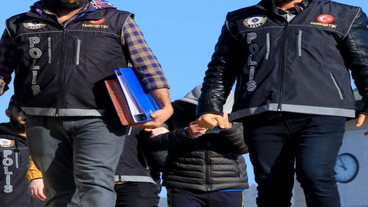 Kafe çalışanı uyuşturucu satmaktan tutuklandı
