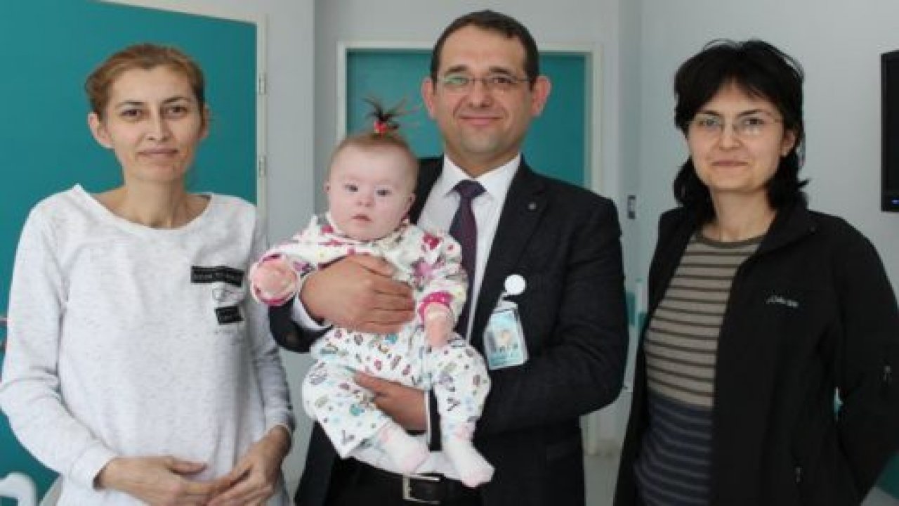 Down Sendromlu Bir Bebeğe Açık Kalp Ameliyatı Yapıldı