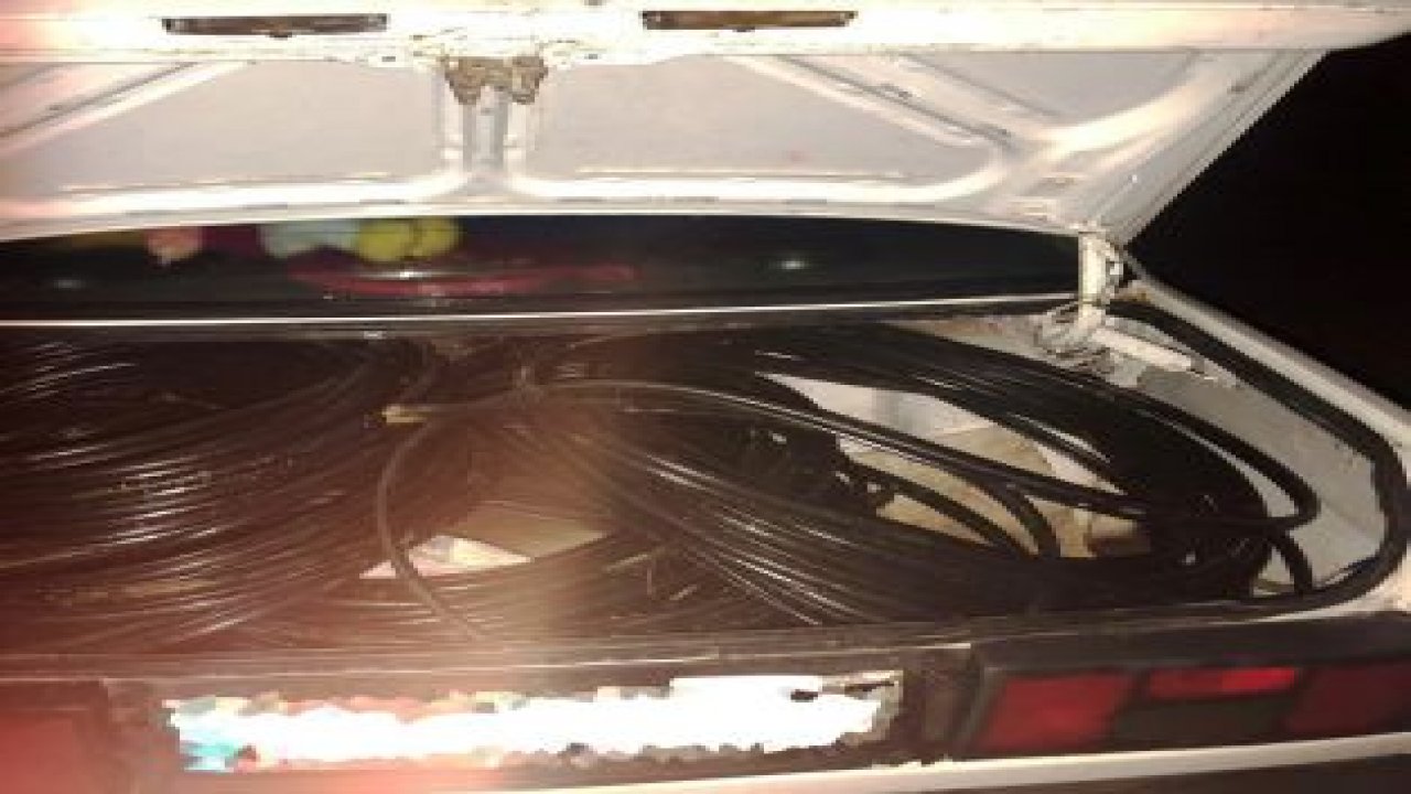 Çaldığı Kabloları Bagajda Taşırken Yakalandı  