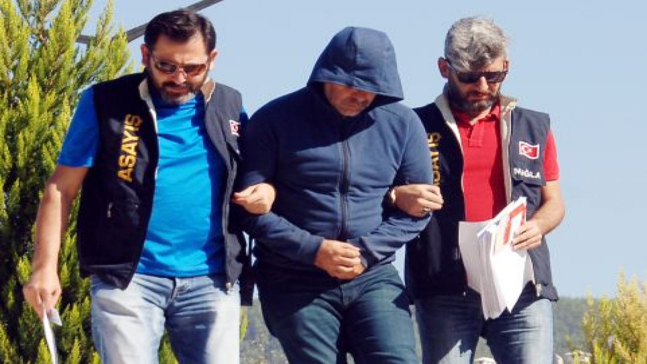 Öldürdüğü kızın ailesinin yüzüne güldü