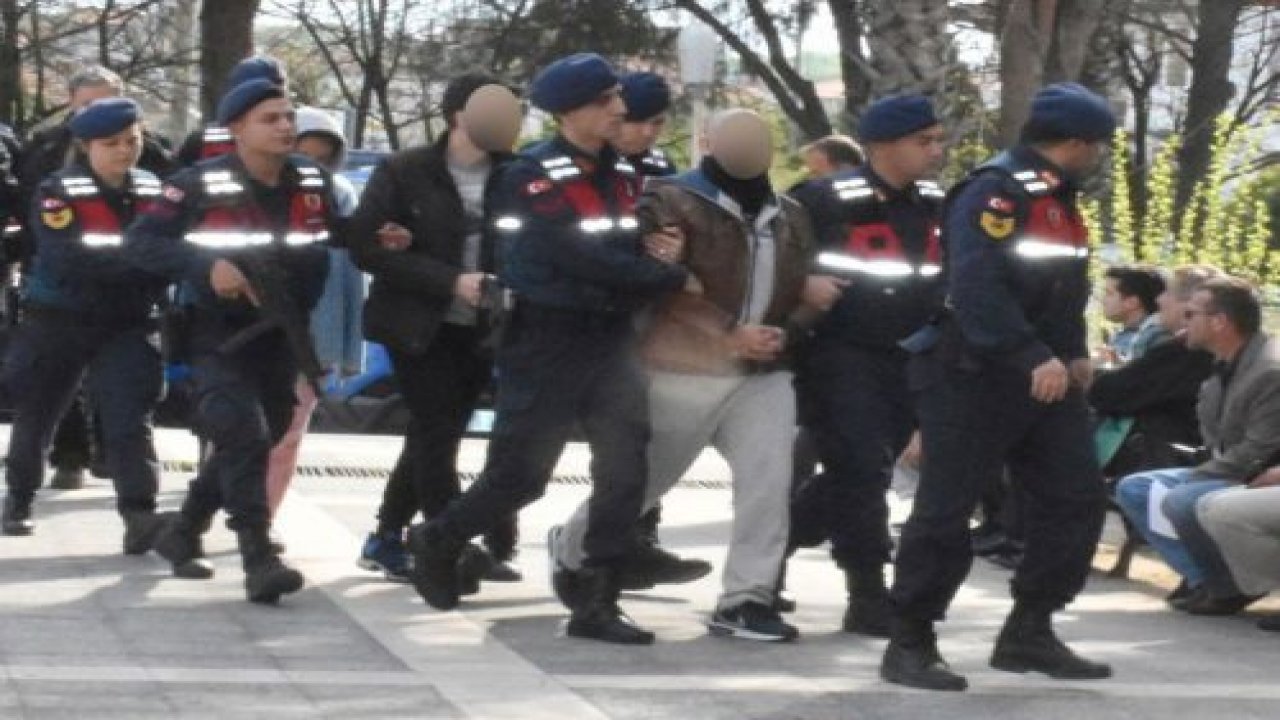 FETÖ'cü baba-oğul yakalandı