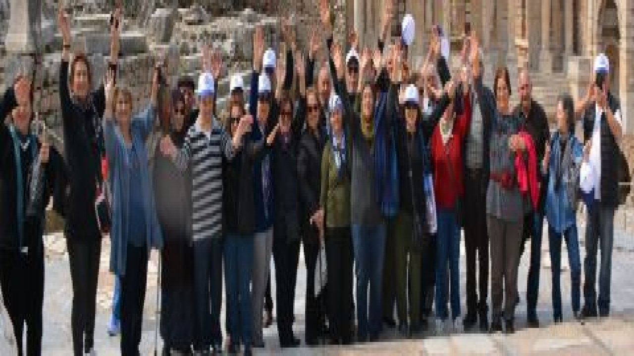 Büyükşehirden Yaşlılar Haftası’nda kültürel etkinlikler  