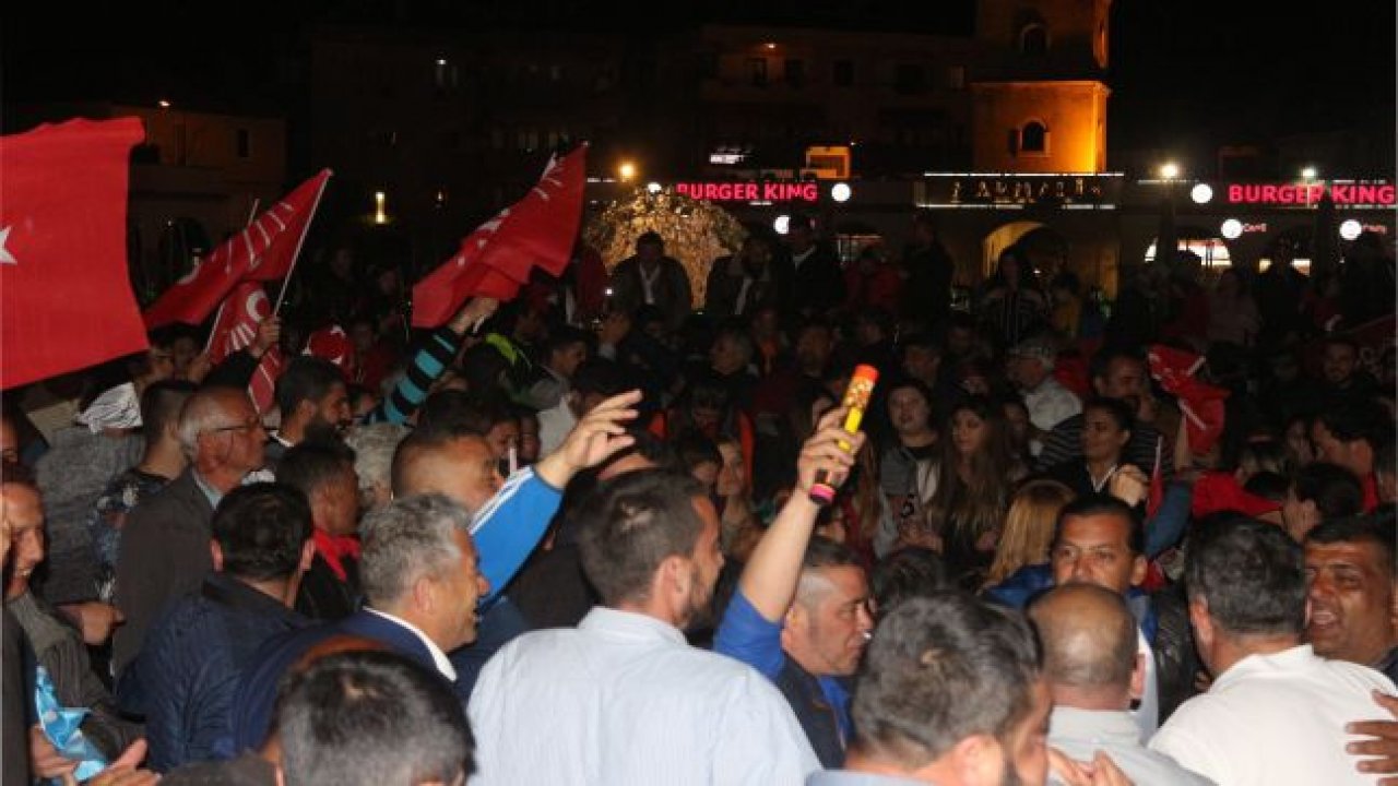 Marmaris’te seçim kutlaması