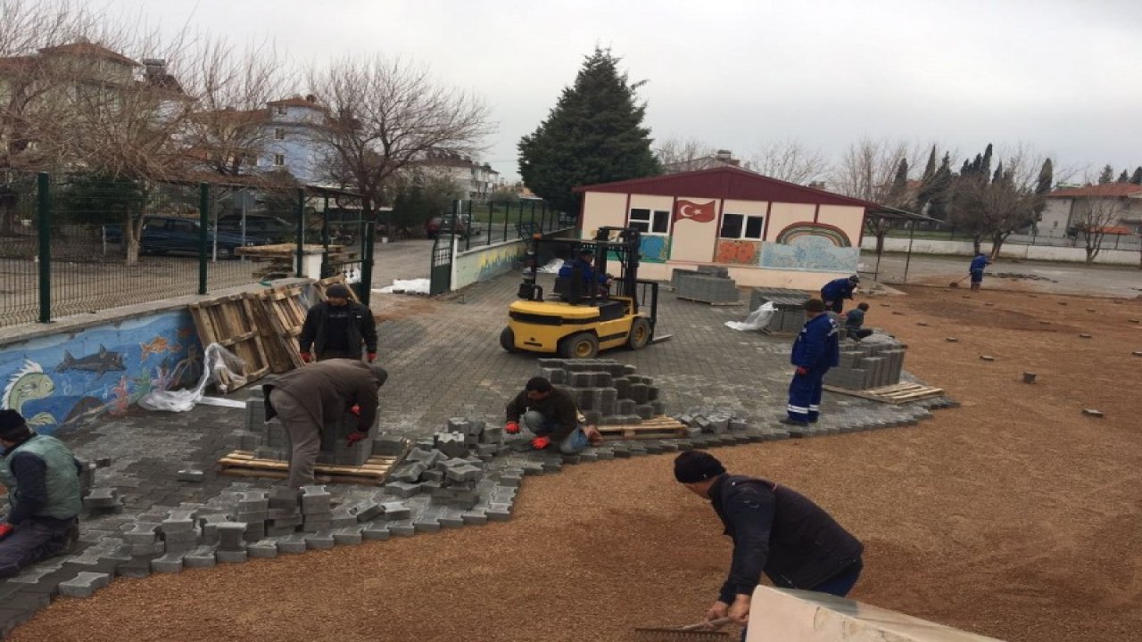 Ortaca Belediyesinden okul bahçesine parke taşı