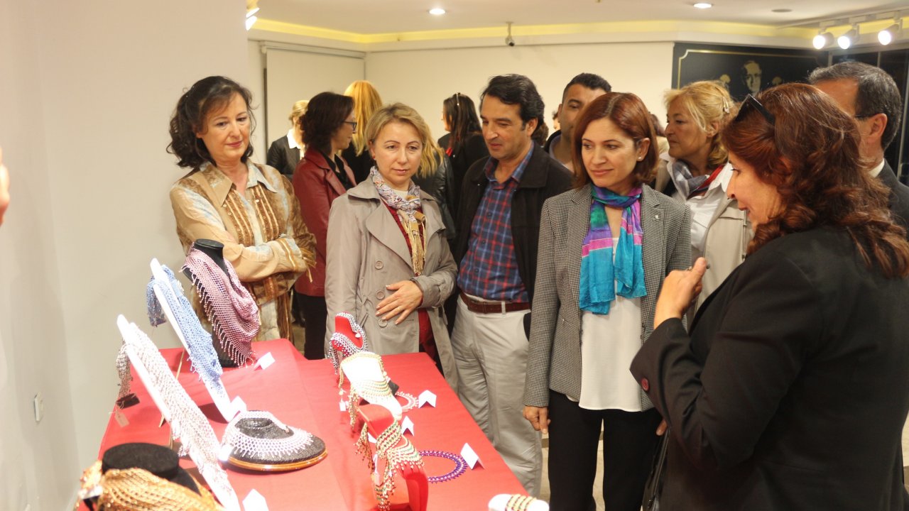 El emeği takılar görücüye çıktı