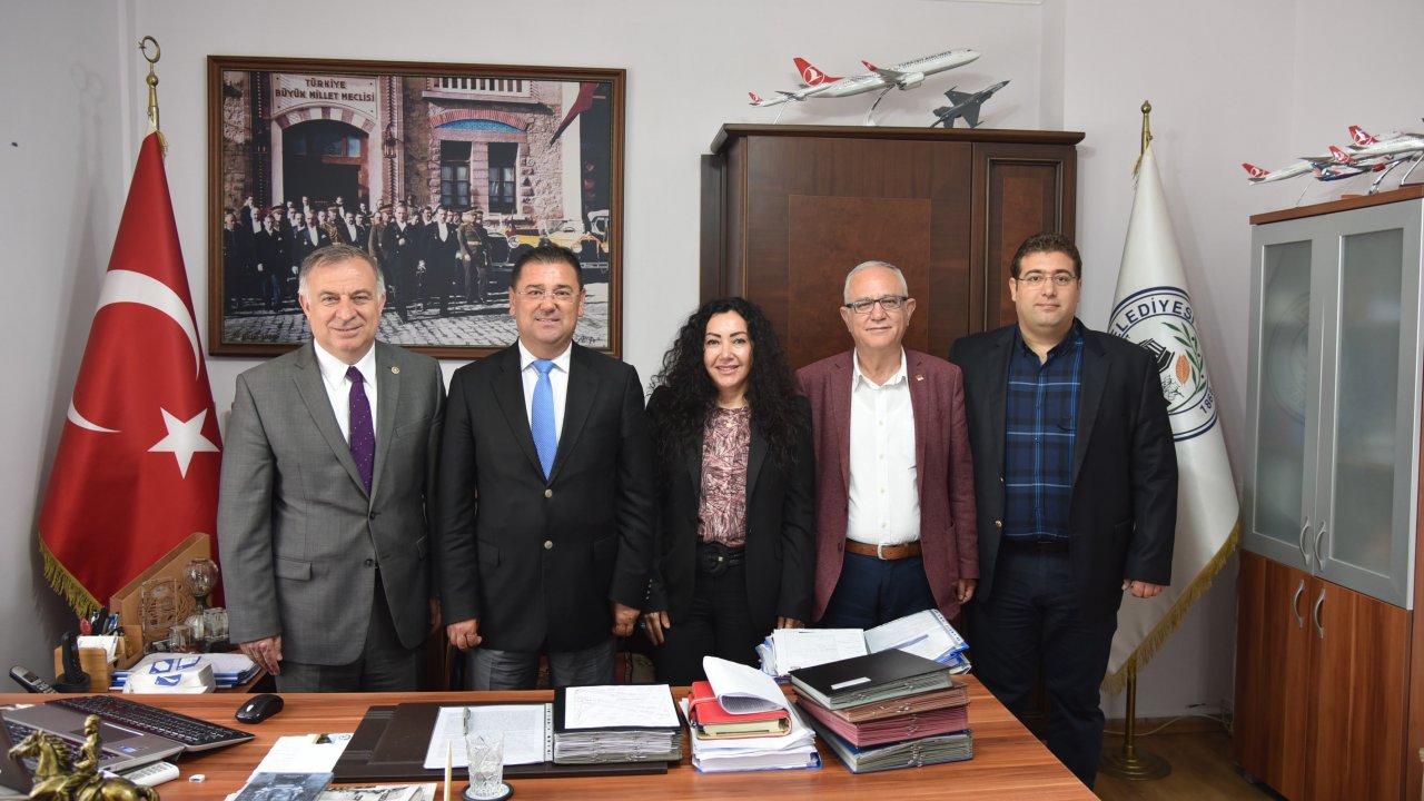 CHP İstanbul Milletvekili Zeybek’ten Başkan Tokat’a ziyaret