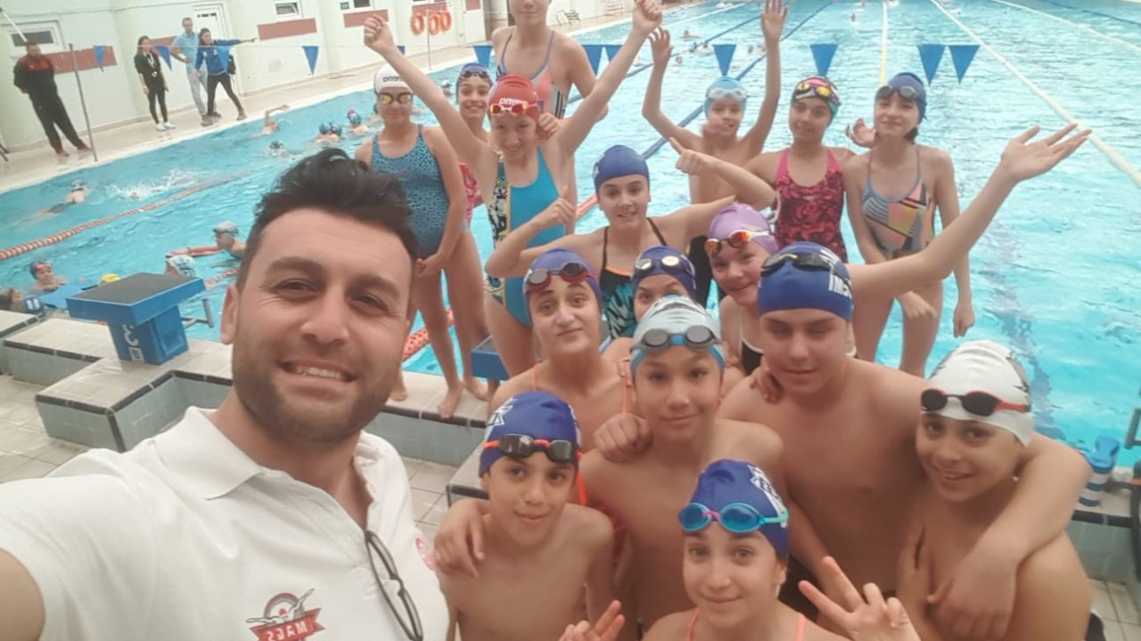 Marmarisli yüzücüler dereceyle döndüler