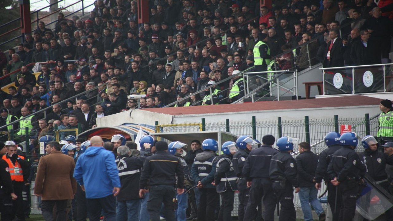 Yeşil sahalara yakışmayan görüntüler