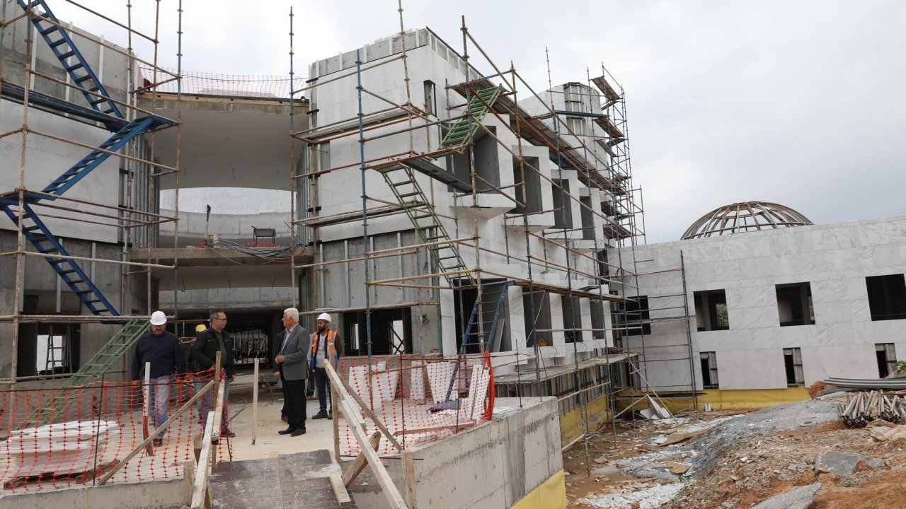 Başkan Gürün Bölge Müzesi Çalışmalarını Yerinde İnceledi