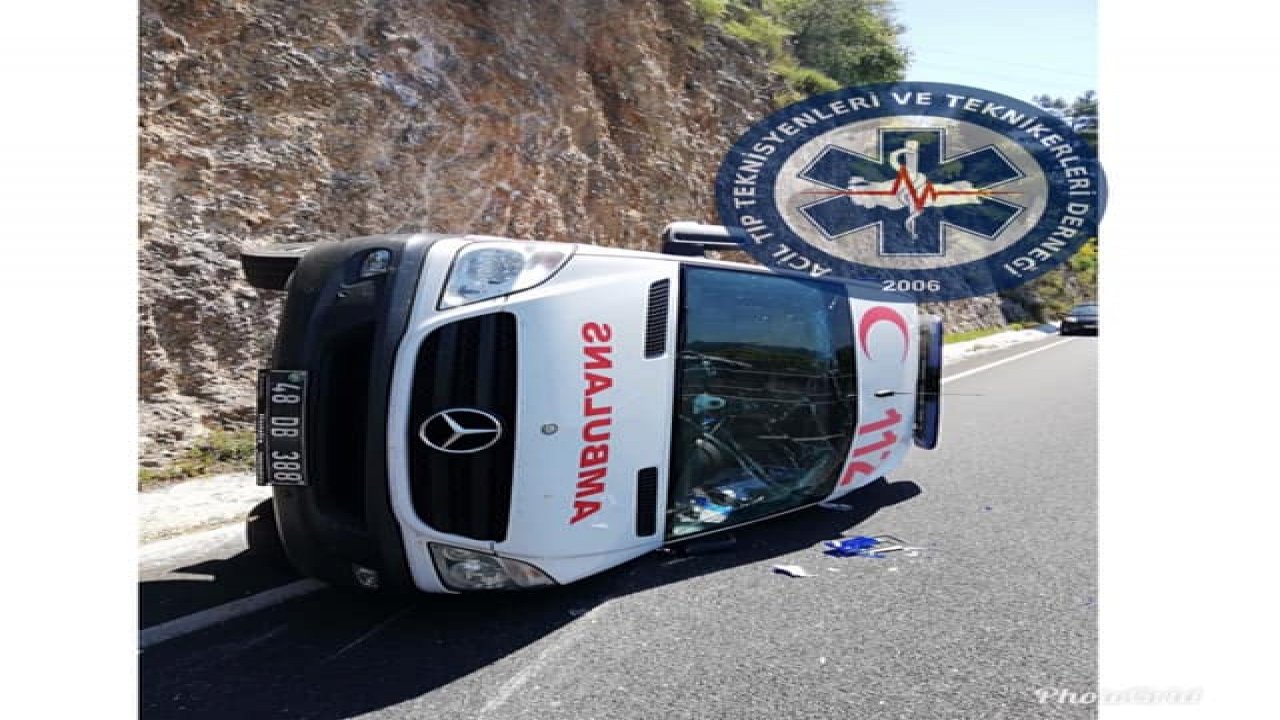 Ambulans Kaza Yaptı