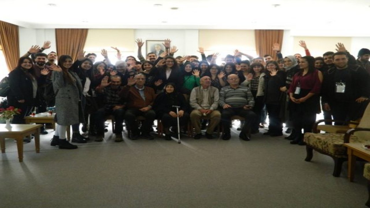 Sosyal hizmetler öğrencileri huzurevini ziyaret etti