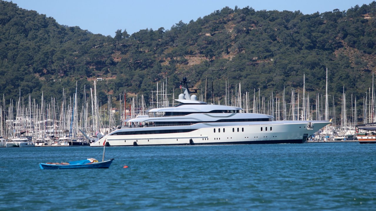 ’Tango’ İsimli Yat Fethiye’den 160 Bin Litre Yakıt Aldı