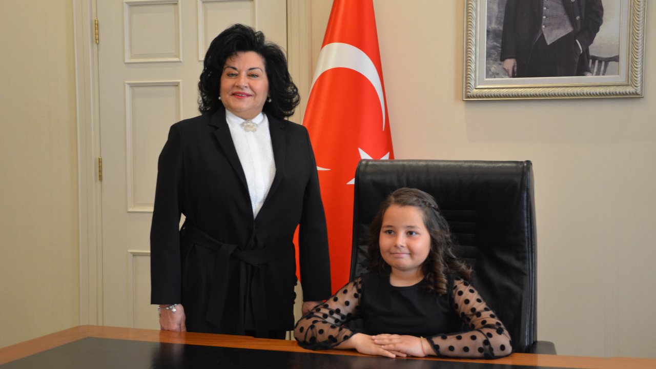 Vali Civelek’in Makam Koltuğuna Zeynep Yılmaz Oturdu