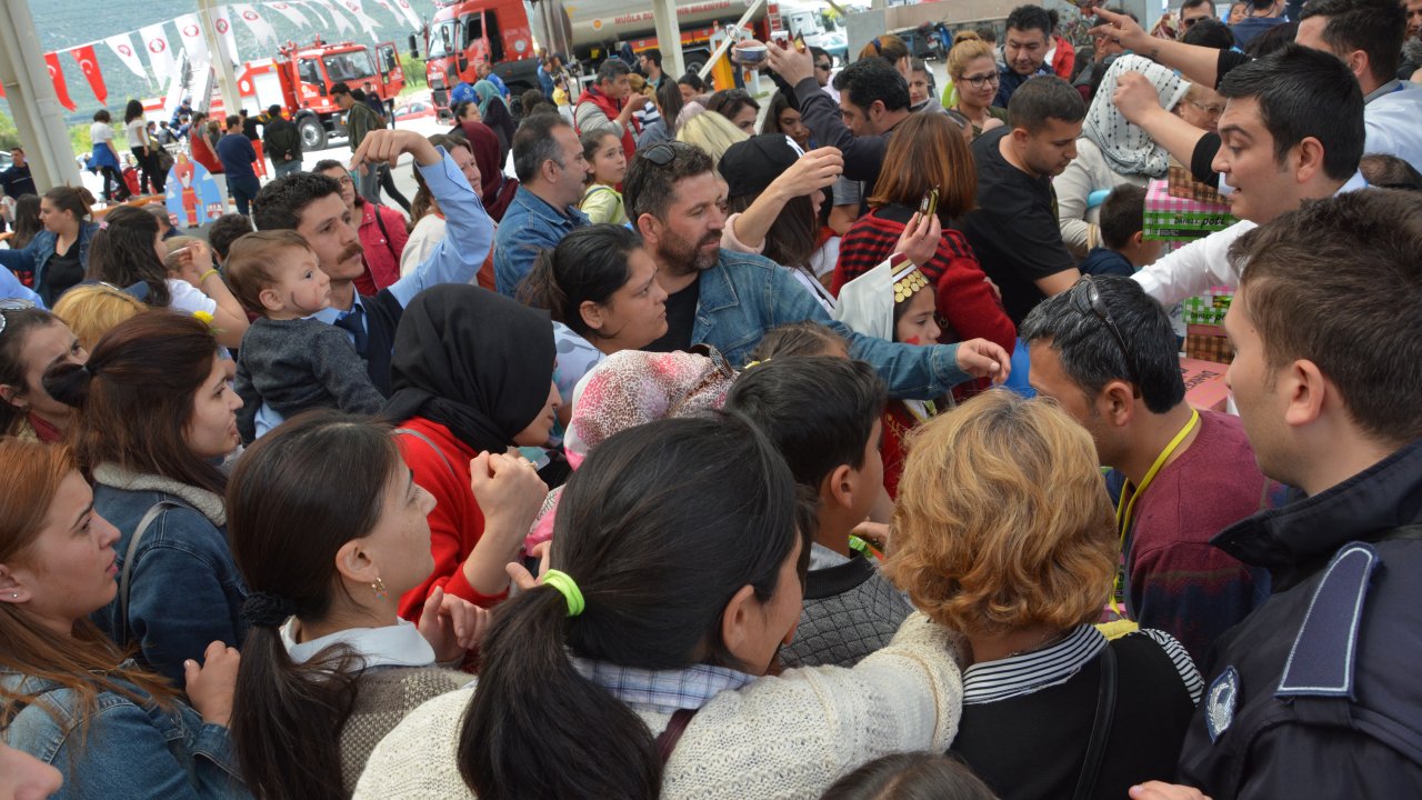 Veliler Çocukların Bayramına Gölge Düşürdü