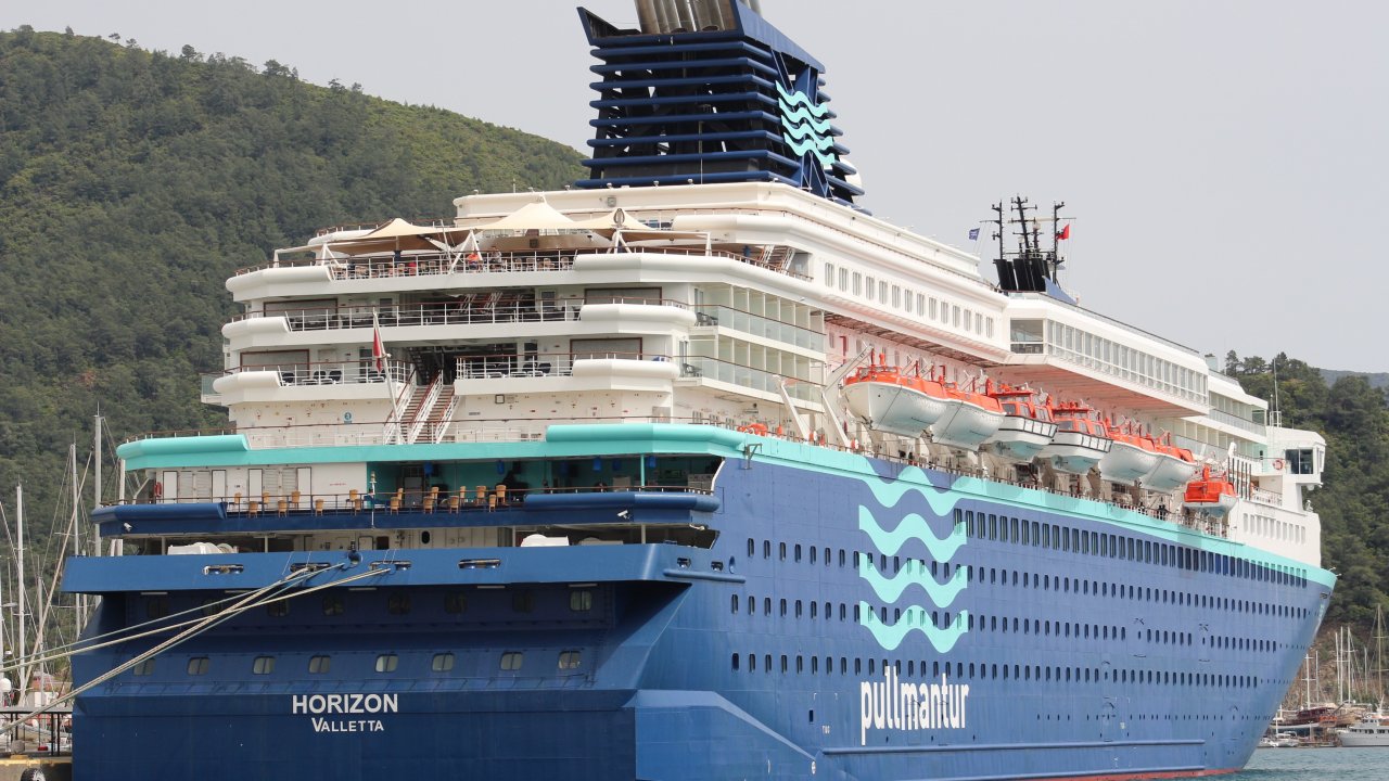 Bin 572 Turisti Taşıyan Kruvaziyer, Marmaris Limanı’na Demirledi  