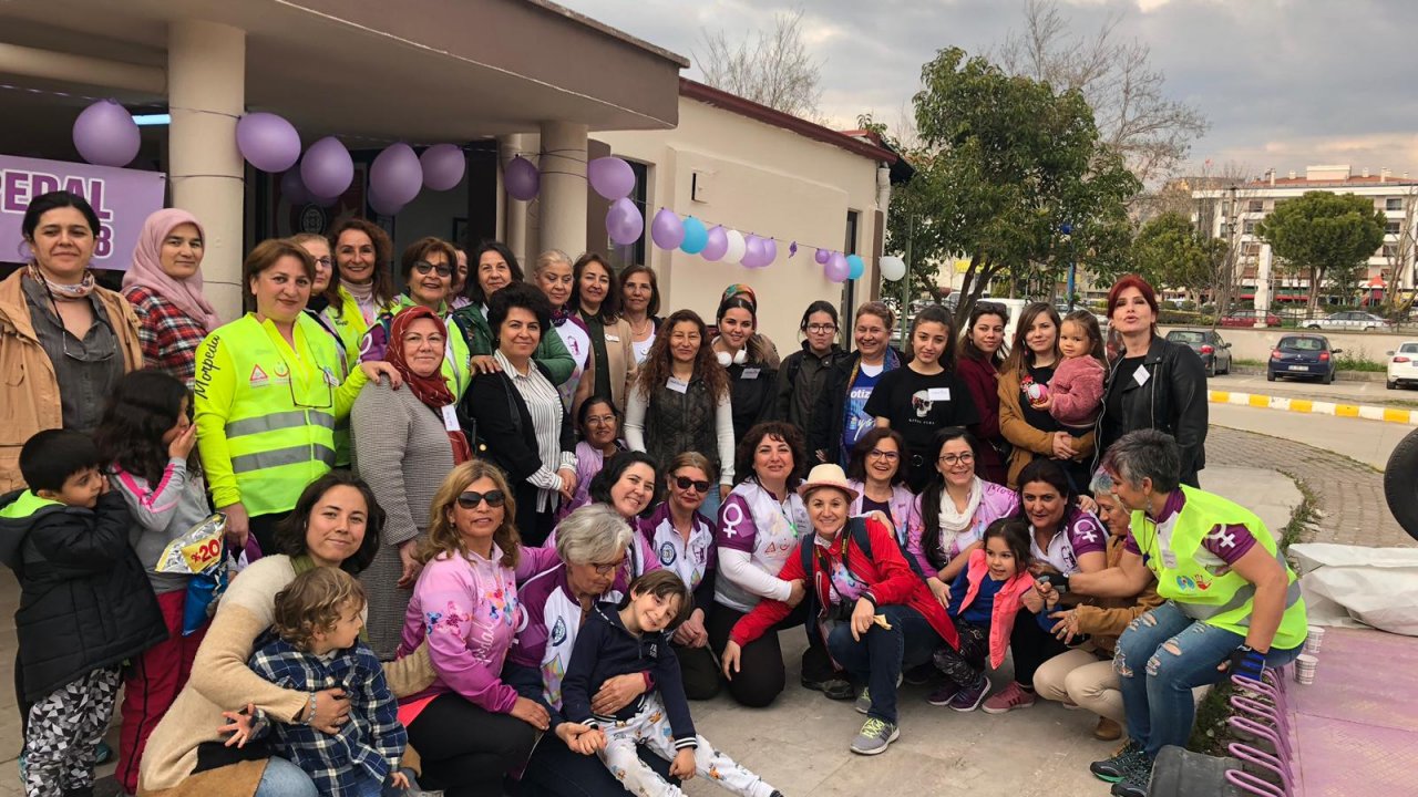 Köylü Kadınlar Bisiklet Kullanmayı Öğrenecek