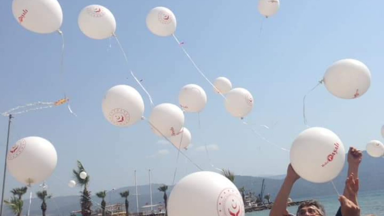 Sevgi Evlerinde Kalan Çocuklar Uçurtma Uçurdu