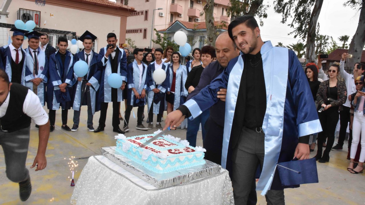 Kulaçlar Diploma İçin Atıldı