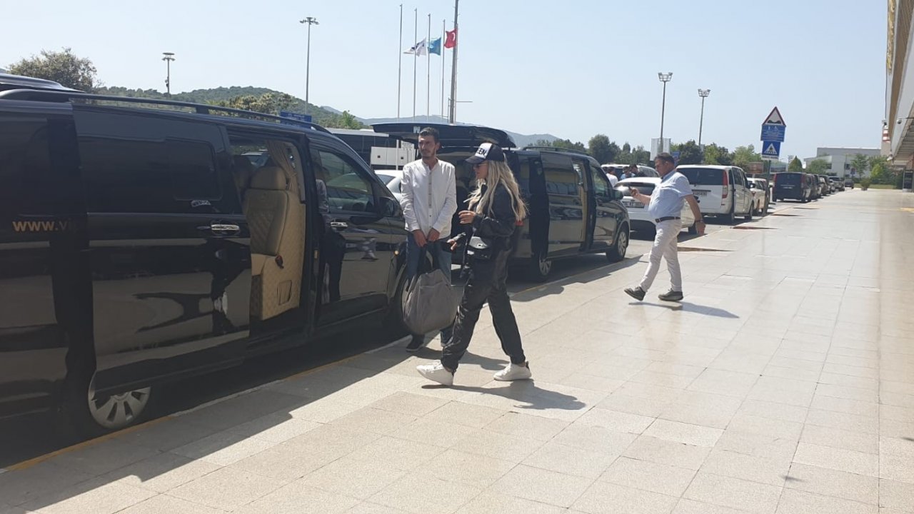 Seren Serengil Tek Başına Bodrum Tatiline Çıktı