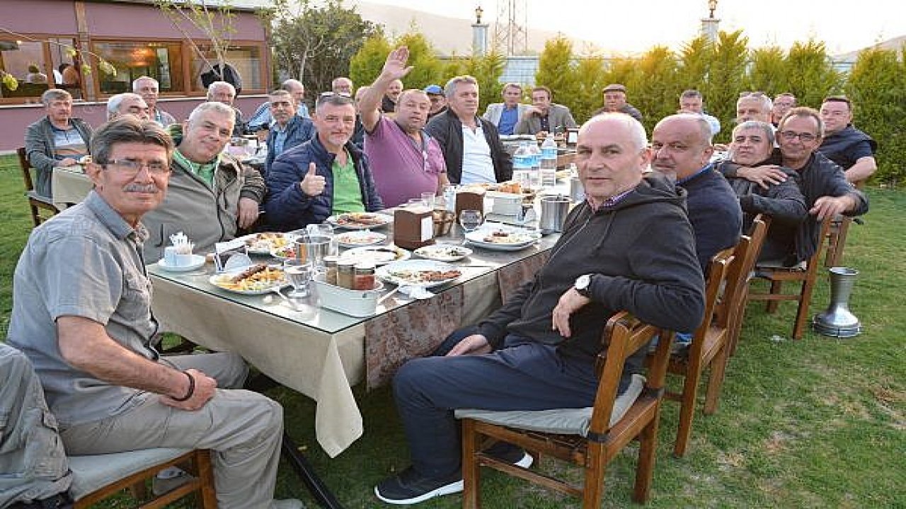 Asker Arkadaşları 39 Yıl Sonra Bir Araya Geldi