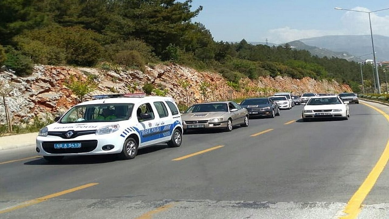 Çocuk İstismarı ve İhmaline Korna Çalarak Tepki Gösterdiler