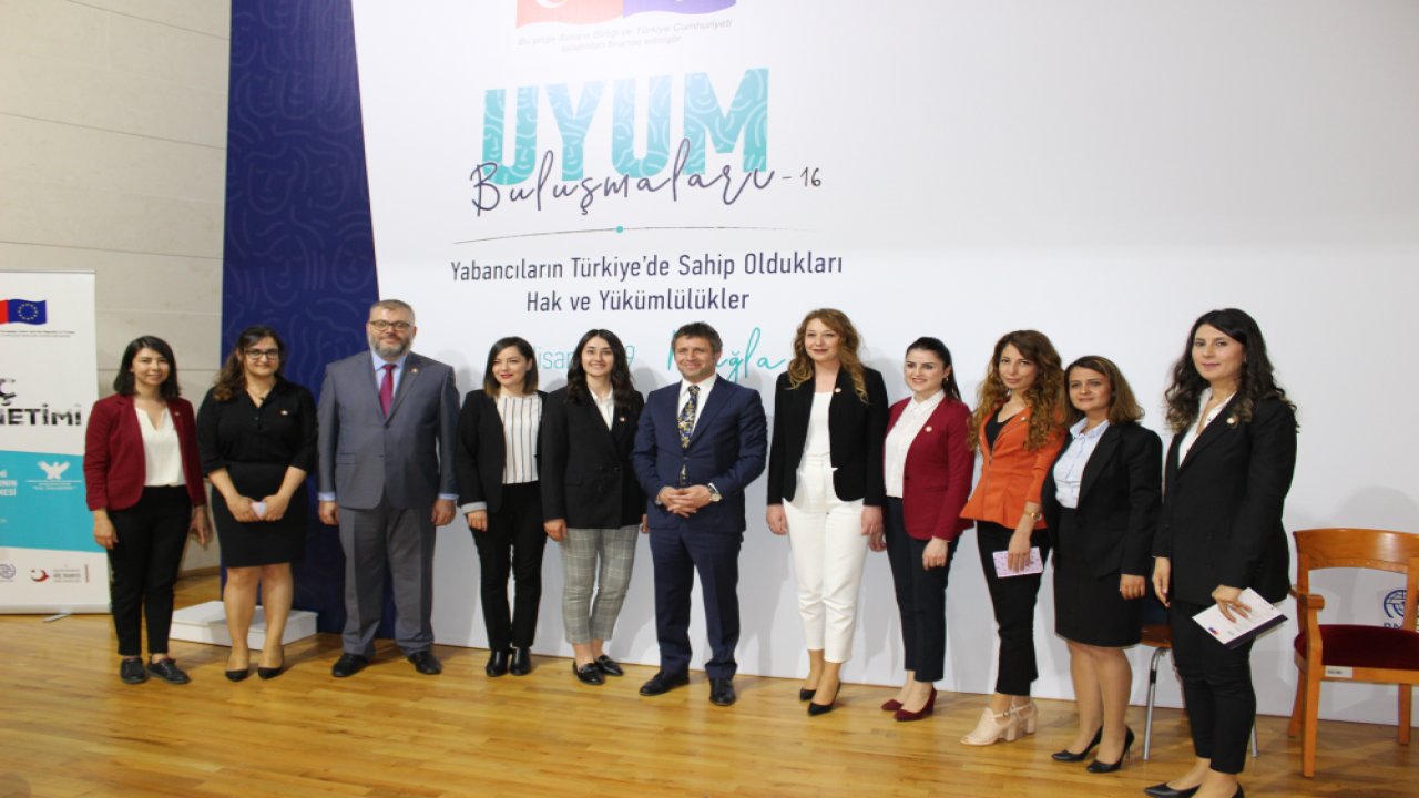 Yabancılara Hak ve Yükümlülükleri Anlatıldı