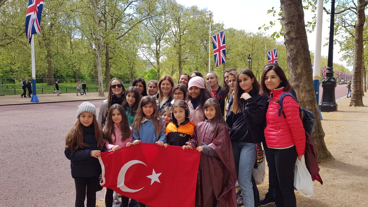 Minik Dansçılar İngiltere Şampiyonu Oldu