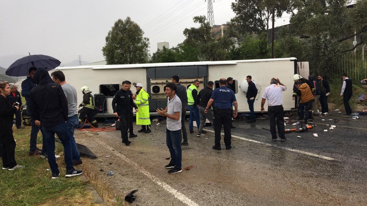 Milas'ta feci kaza: 2 ölü, 12 yaralı