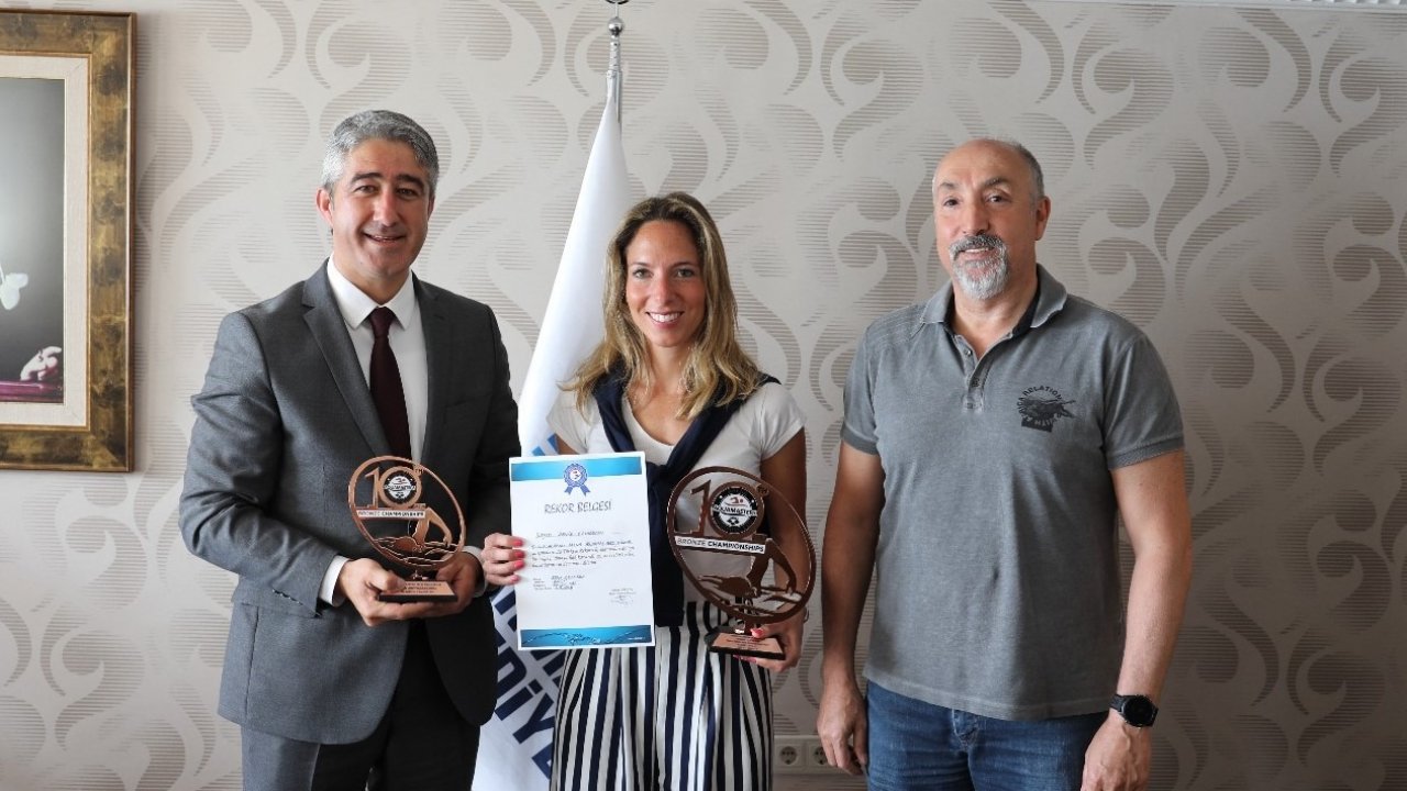 Şampiyon Yüzücüden Başkan Oktay'a Ziyaret