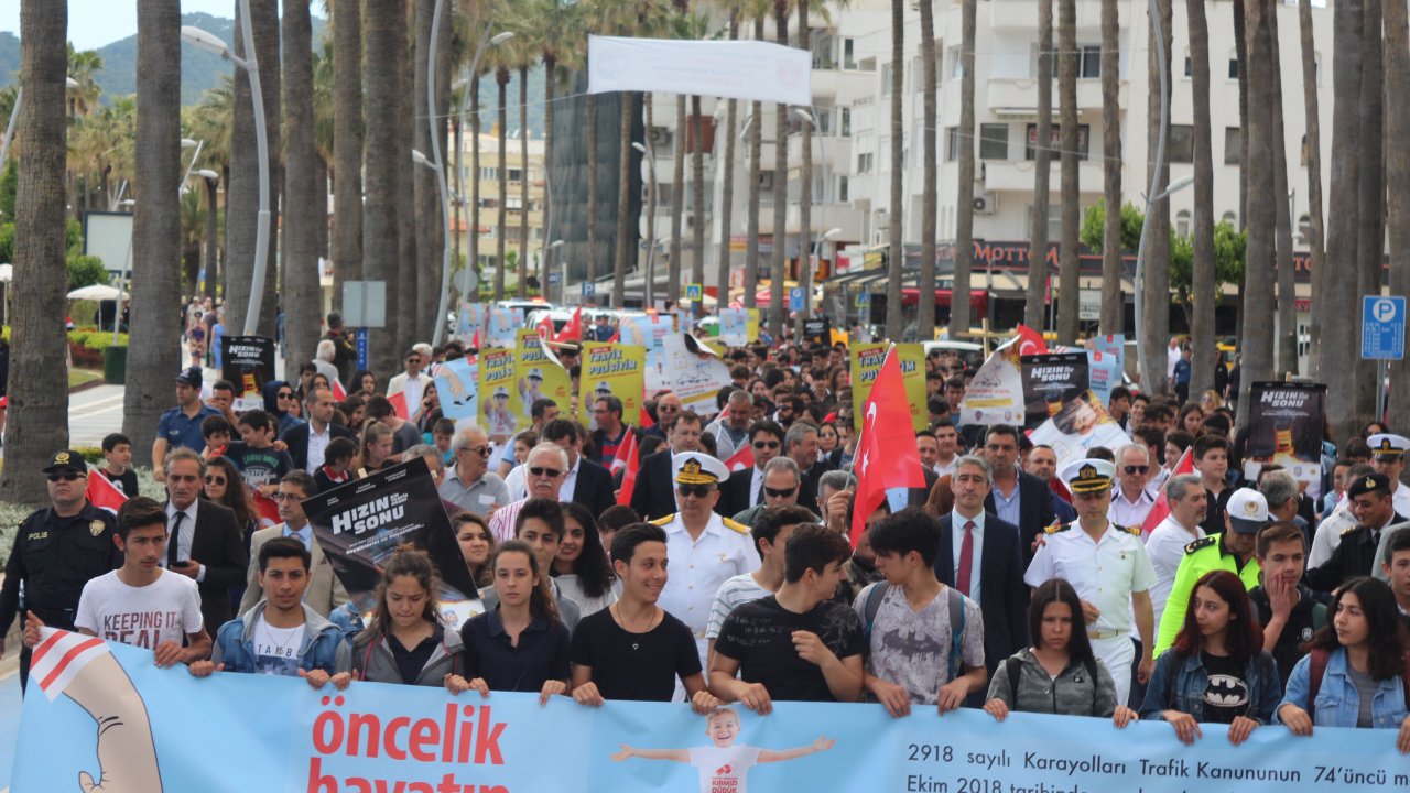 Marmaris'te “Büyük Trafik Yürüyüşü” Düzenlendi