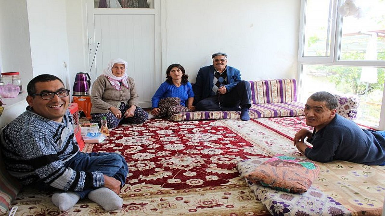 Yılın Annesi Üç Engelli Evladına Bakan Duriye Teyze