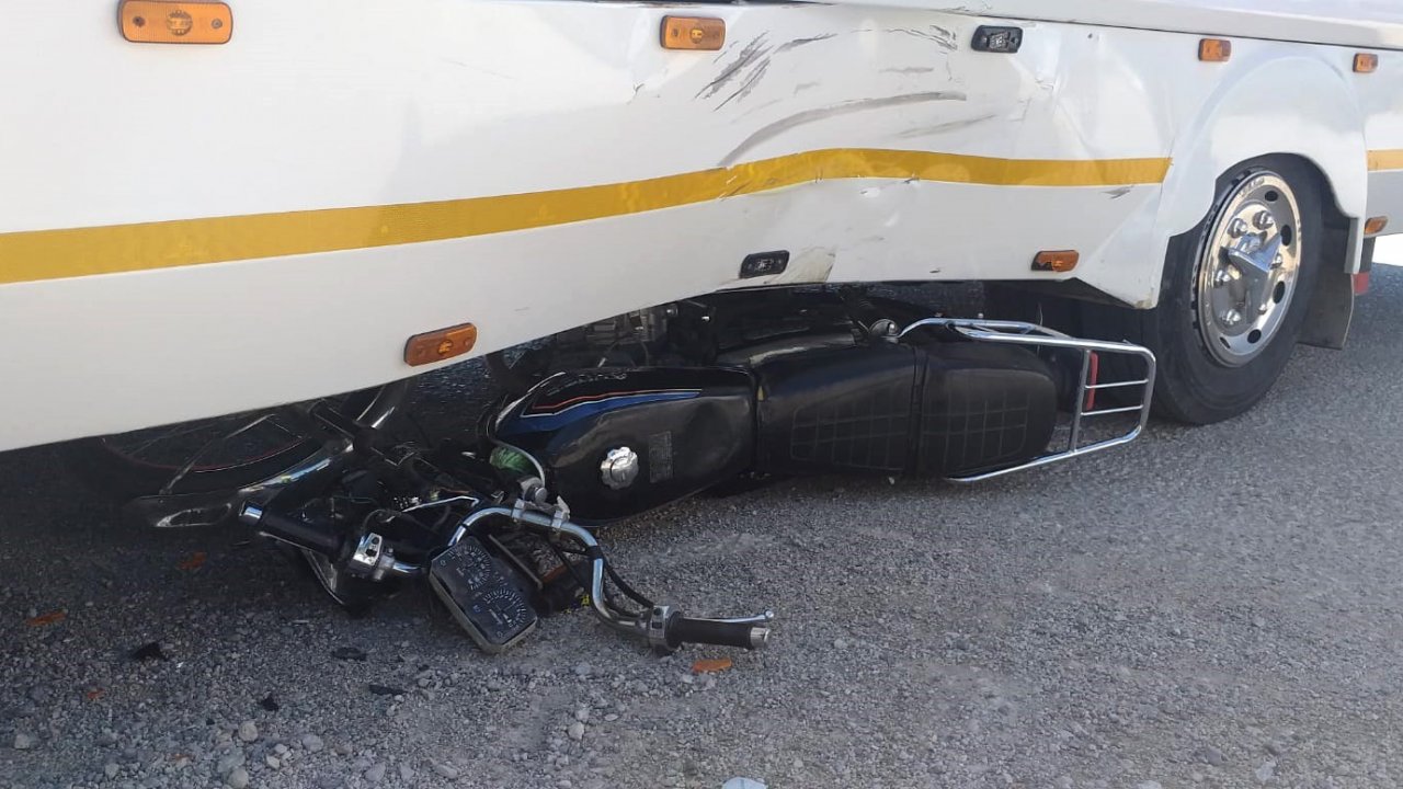 Çekici ile Motosiklet Çarpıştı: 2 Ağır Yaralı