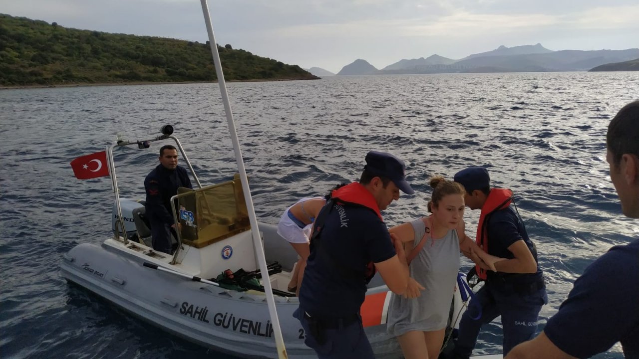 Mahsur Kalan Biri Hamile 5 Kişinin İmdadına Sahil Güvenlik Yetişti  