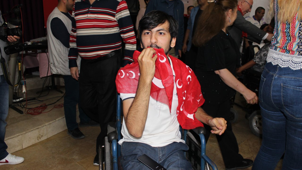 Özel Askerlerin Kınaları Yakıldı