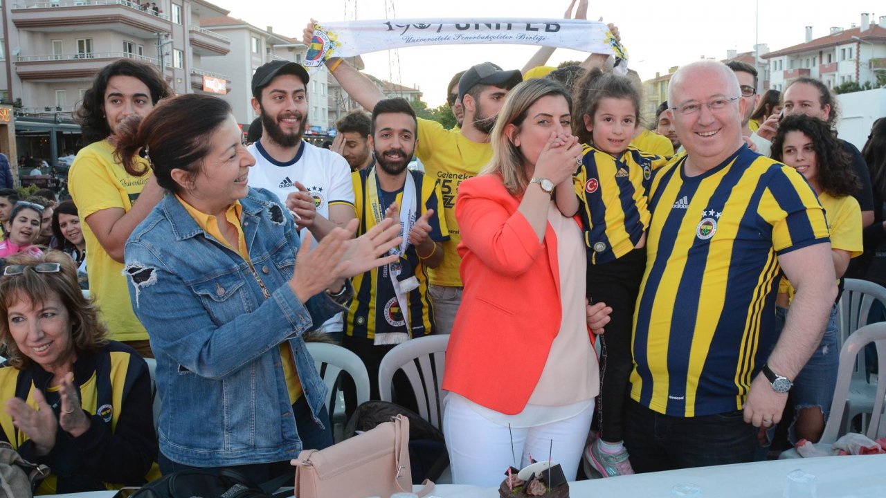 Başkan Gümüş Maçta Kaybetti Aşkta Kazandı